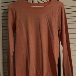 NIKE DRY FIT WORKOUT LONG SLEEVE